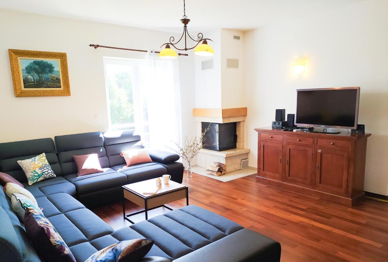 לאבין Villa Nika מראה חיצוני תמונה