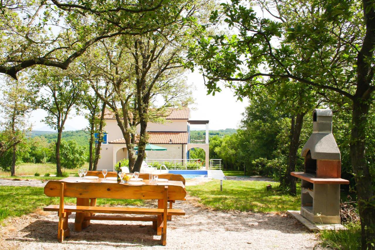 לאבין Villa Nika מראה חיצוני תמונה